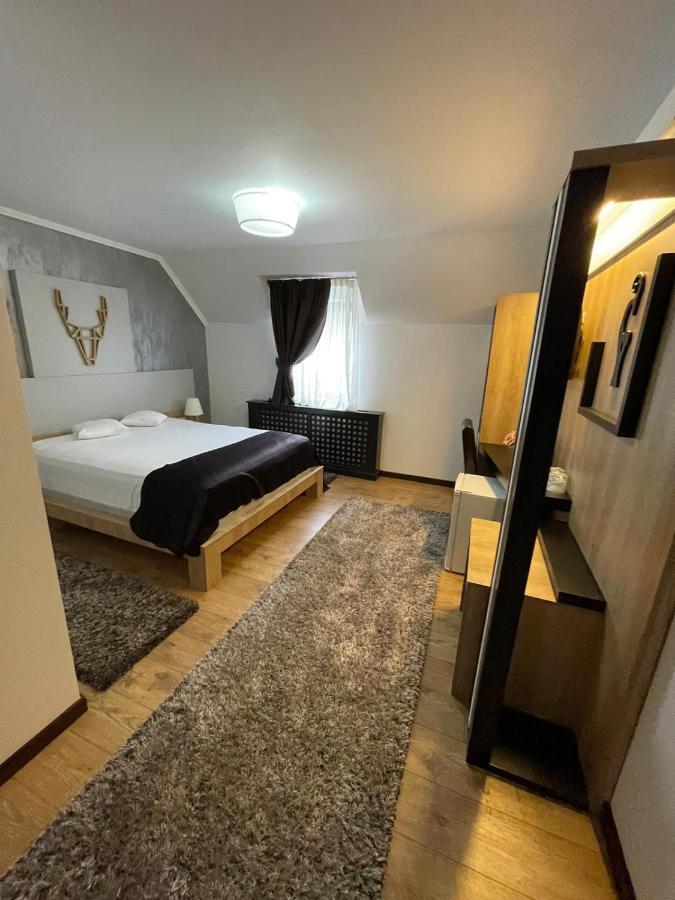 Pensiune Restaurant Capra Neagra Moisei Eksteriør billede